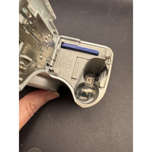 Canon PowerShot A530 5.0MP Digital Camera Silver Possible Low Battery Issue AsIs - Picture 14 of 15